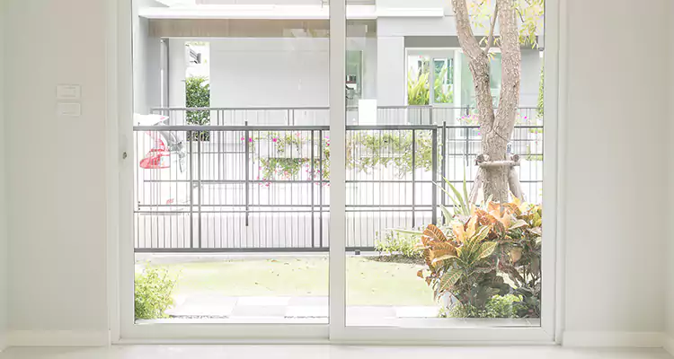 Balcony Screen Door Repair in Jacksonville Beach, FL