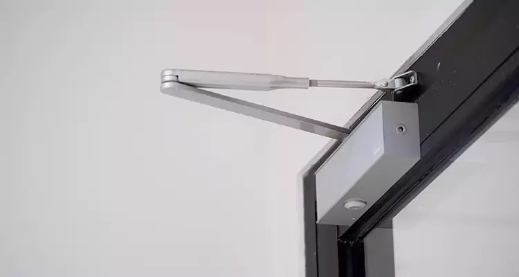 Screen Door Closer Repair in Jacksonville Beach, FL