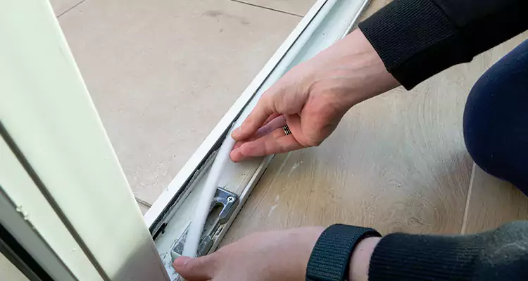 Garage Door Off Track Repair in Jacksonville Beach, FL