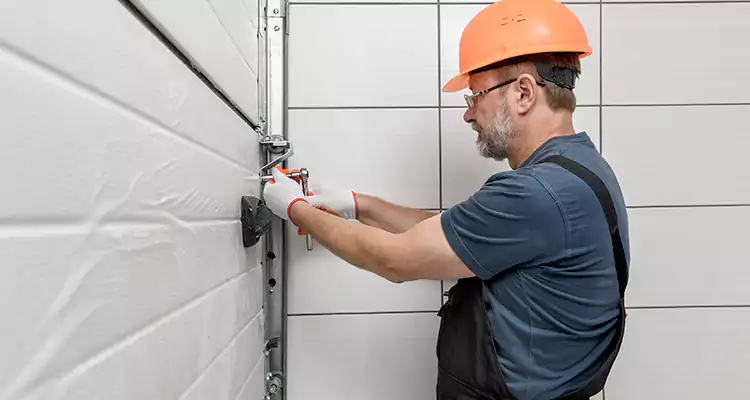 Emergency Garage Door Repair in Jacksonville Beach, FL