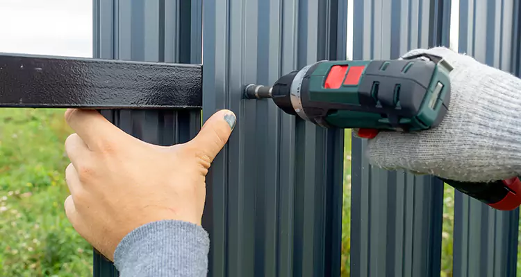 Metal Gate Repair in Jacksonville Beach, FL