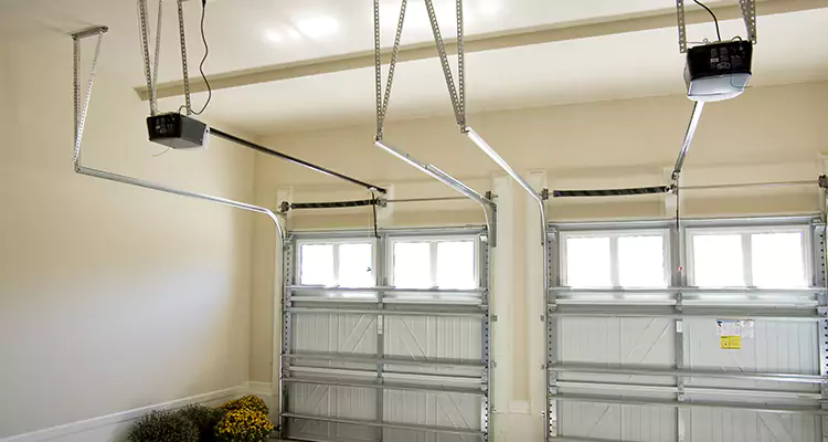 Residential Emergency Garage Door Repair in Jacksonville Beach, FL