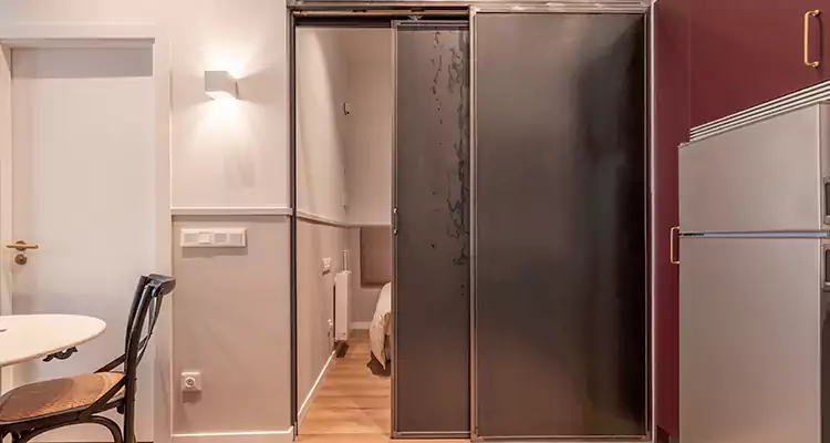 We Fix Closet Sliding Door in Jacksonville Beach, FL