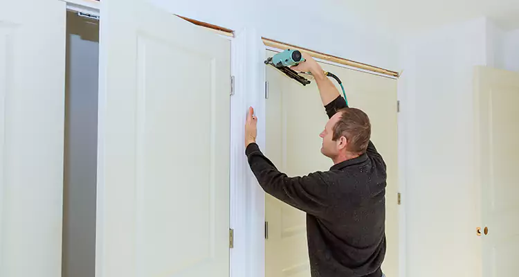 Top Rated Door Fixing ServiceFixing Garage Door Track in Jacksonville Beach, FL