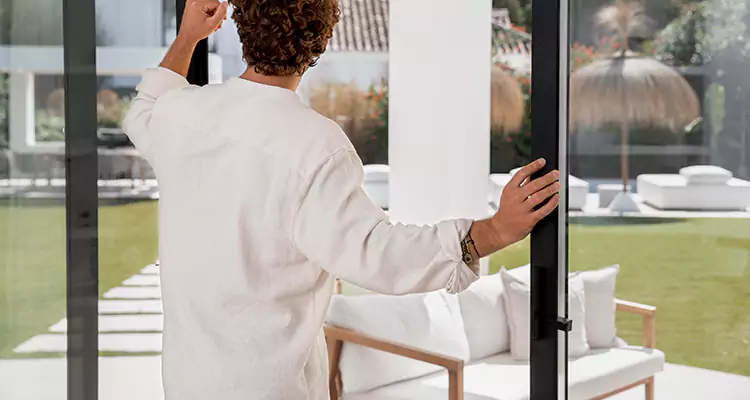 Fix Backyard Sliding Door Hard To Operate in Jacksonville Beach, FL