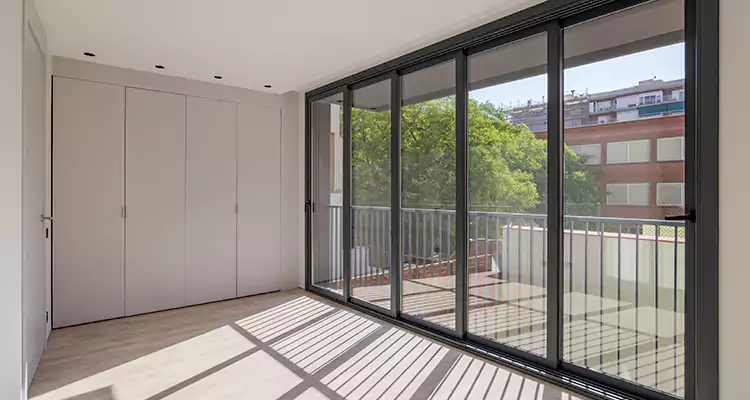 Fix Sliding Screen Door Track in Jacksonville Beach, FL