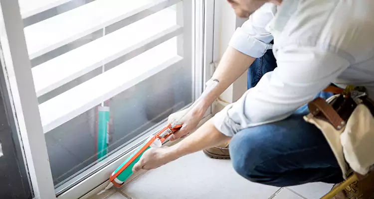 Dap Window Caulk Repair in Jacksonville Beach, FL